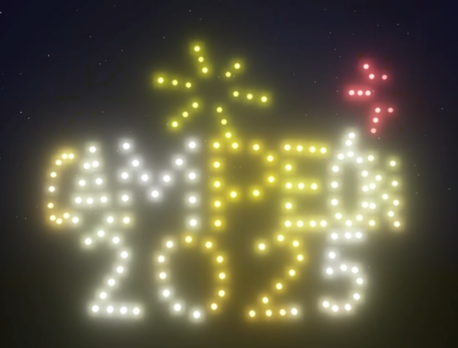 Campeón 2025 con fuegos artificiales formados por drones